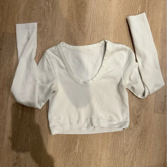 ALO YOGA cropped & ribbed long sleeved tees - Picture 5 of 8